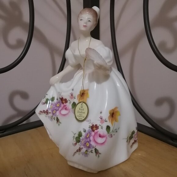 Royal Doulton Other - Royal Doulton "Pretty Ladies" Figurine, Marilyn- Mint Condition, No Box
